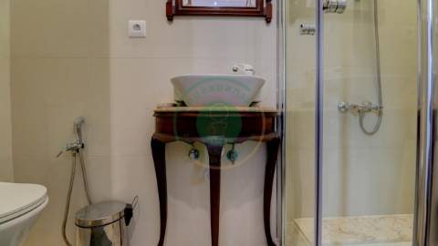 - Vende-se casa senhorial na Figueira da Foz,...