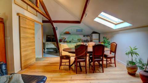 - Vende-se casa senhorial na Figueira da Foz,...