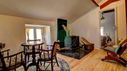 - Vende-se casa senhorial na Figueira da Foz,...