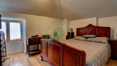 - Vende-se casa senhorial na Figueira da Foz,...