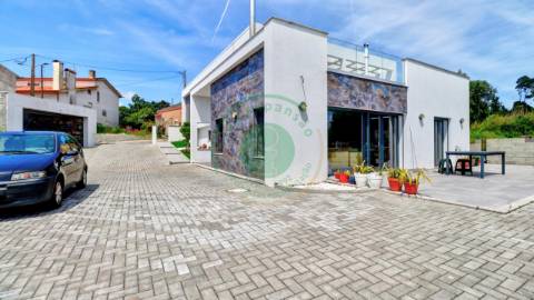 - Vende-se moradia T4+1, na Figueira da Foz,...