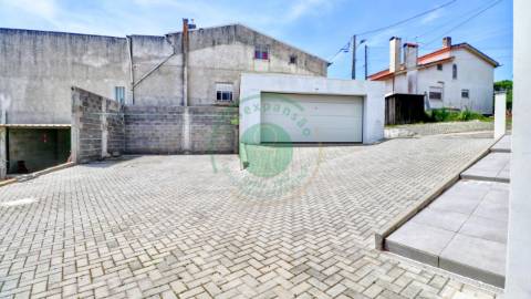 - Vende-se moradia T4+1, na Figueira da Foz,...