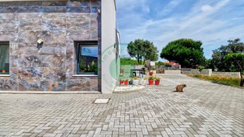 - Vende-se moradia T4+1, na Figueira da Foz,...