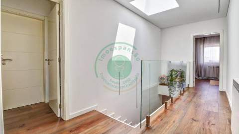 - Vende-se moradia T4+1, na Figueira da Foz,...