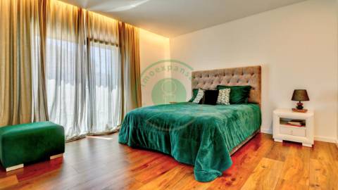 - Vende-se moradia T4+1, na Figueira da Foz,...