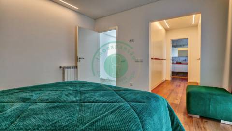 - Vende-se moradia T4+1, na Figueira da Foz,...