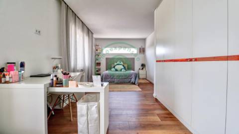 - Vende-se moradia T4+1, na Figueira da Foz,...