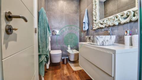 - Vende-se moradia T4+1, na Figueira da Foz,...