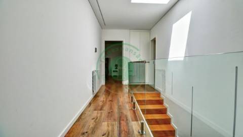 - Vende-se moradia T4+1, na Figueira da Foz,...