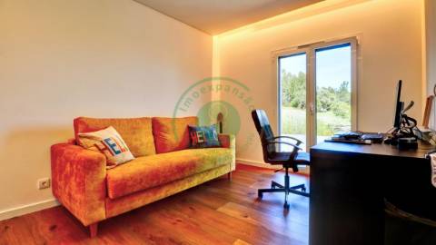 - Vende-se moradia T4+1, na Figueira da Foz,...