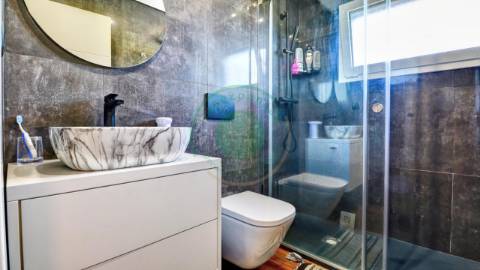 - Vende-se moradia T4+1, na Figueira da Foz,...