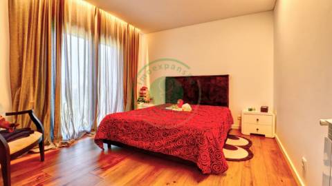 - Vende-se moradia T4+1, na Figueira da Foz,...