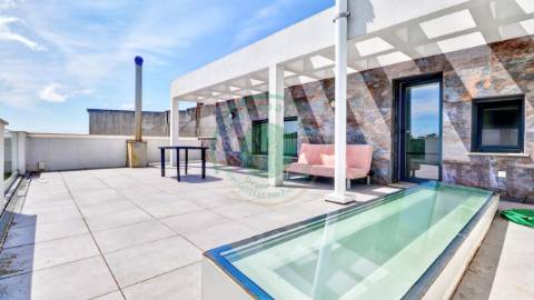 - Vende-se moradia T4+1, na Figueira da Foz,...