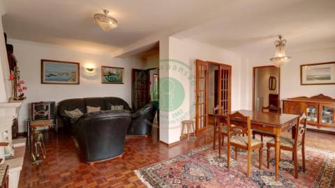 - Vende-se apartamento T3 na Figueira da Foz, com...
