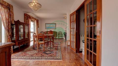 - Vende-se apartamento T3 na Figueira da Foz, com...