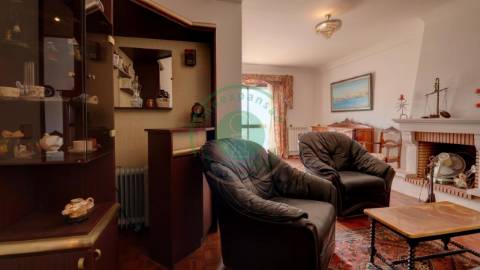 - Vende-se apartamento T3 na Figueira da Foz, com...