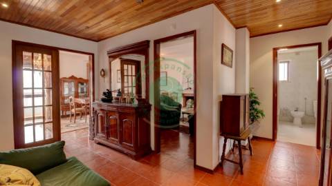 - Vende-se apartamento T3 na Figueira da Foz, com...