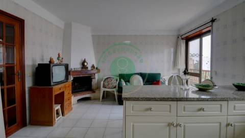 - Vende-se apartamento T3 na Figueira da Foz, com...