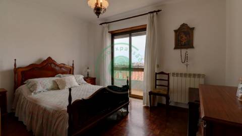 - Vende-se apartamento T3 na Figueira da Foz, com...