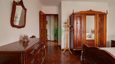- Vende-se apartamento T3 na Figueira da Foz, com...