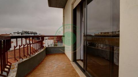 - Vende-se apartamento T3 na Figueira da Foz, com...