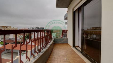 - Vende-se apartamento T3 na Figueira da Foz, com...