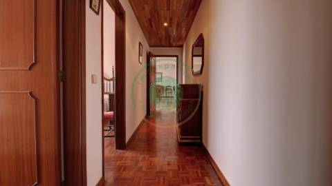 - Vende-se apartamento T3 na Figueira da Foz, com...