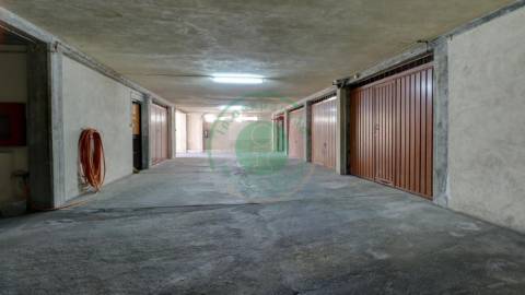 - Vende-se apartamento T3 na Figueira da Foz, com...