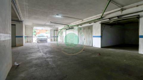 - Vende-se apartamento T3 remodelado com garagem:...