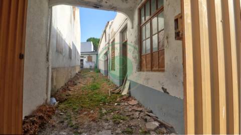 - Propriedade situada no centro histórico da...