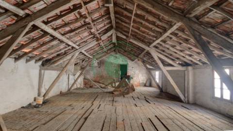 - Propriedade situada no centro histórico da...