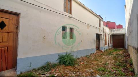 - Propriedade situada no centro histórico da...