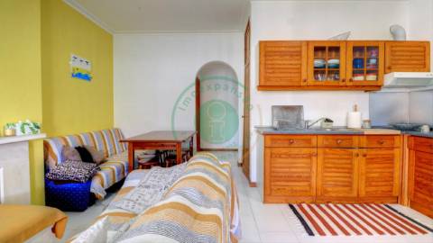 - Arrenda-se T2 mobilado, situado na Urbanização...