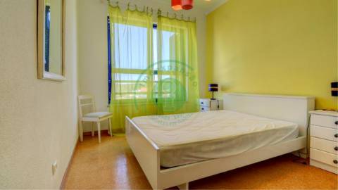 - Arrenda-se T2 mobilado, situado na Urbanização...