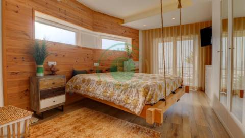 - Vende-se apartamento T3, recentemente...