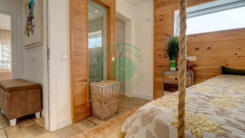 - Vende-se apartamento T3, recentemente...