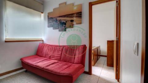 - Arrenda-se apartamento mobilado e equipado na...