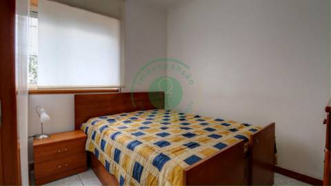 - Arrenda-se apartamento mobilado e equipado na...