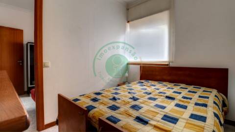 - Arrenda-se apartamento mobilado e equipado na...