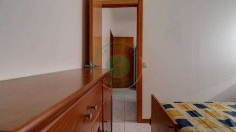- Arrenda-se apartamento mobilado e equipado na...