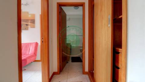 - Arrenda-se apartamento mobilado e equipado na...