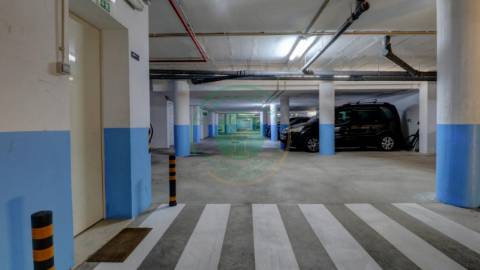 - Arrenda-se apartamento mobilado e equipado na...