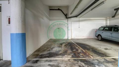 - Arrenda-se apartamento mobilado e equipado na...