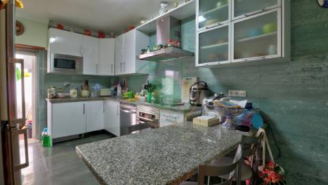 - Vende-se apartamento T3 na Figueira da Foz, no...