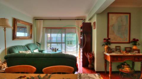 - Vende-se apartamento T3 na Figueira da Foz, no...