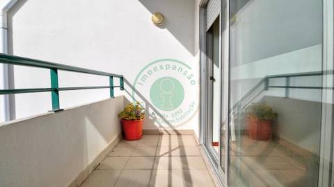 - Vende-se apartamento T3 na Figueira da Foz, no...