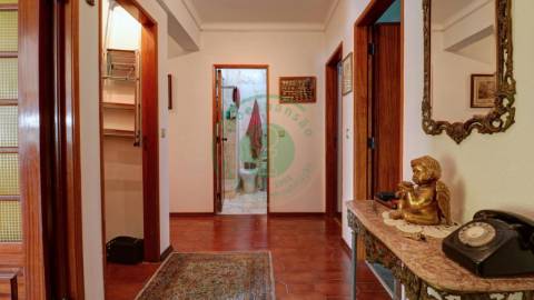 - Vende-se apartamento T3 na Figueira da Foz, no...