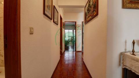 - Vende-se apartamento T3 na Figueira da Foz, no...