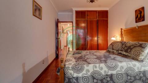 - Vende-se apartamento T3 na Figueira da Foz, no...