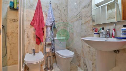 - Vende-se apartamento T3 na Figueira da Foz, no...